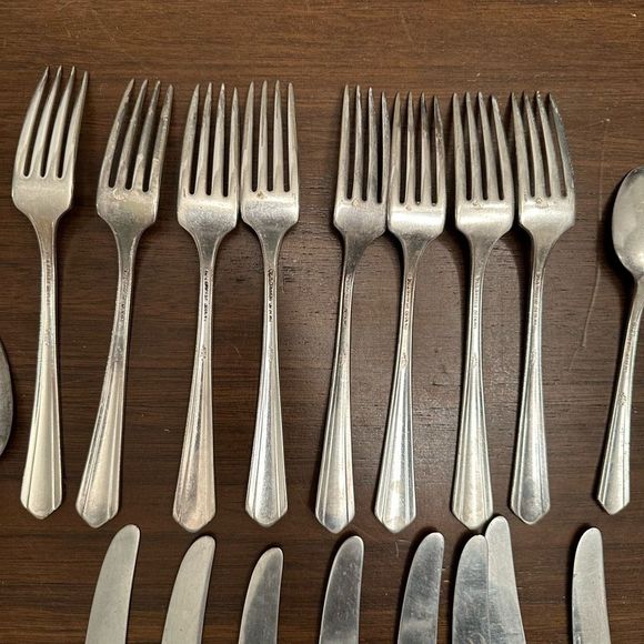 Wm Rogers A1 Plus 1934 Oneida Malibu Flatware 28 pc Silverplate Art deco fork - Picture 8 of 9